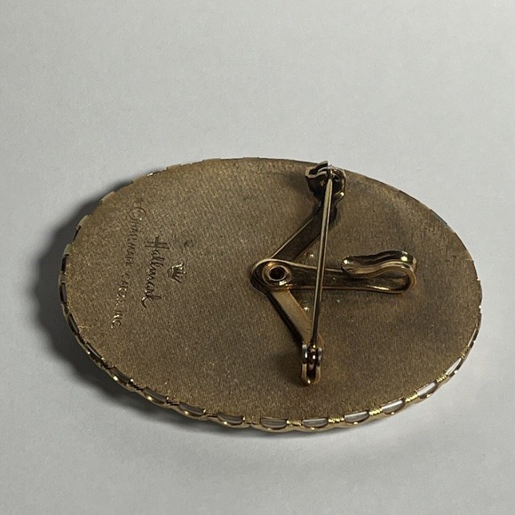 Hallmark Mini Gallery 1973 Vintage Charmer Cameo "Christmas‎ Is Fun" - Picture 4 of 7